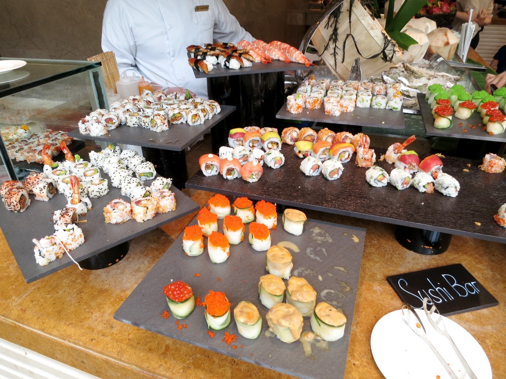 A large number of assorted sushi. Unlike a lot of the other hotels that display their sashimi (not in photo) for diners to get as they as you please; Fairmont controls these hoarders by putting their sashimi inside the glass case, and you have to tell them how many slices/ pieces you want, and only then will they put them on your plate