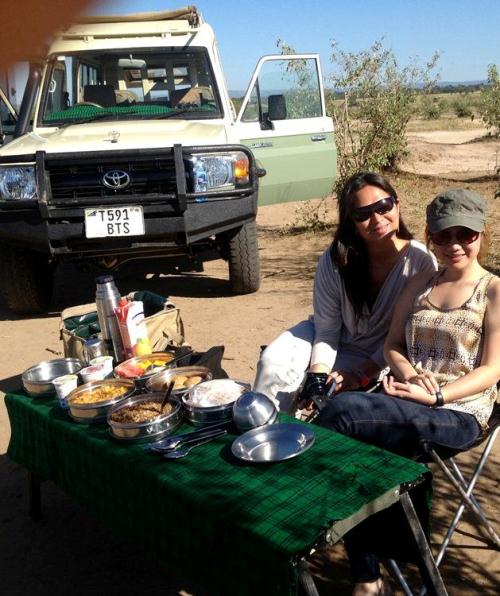 Breakfast by the Mara River with the Hippos