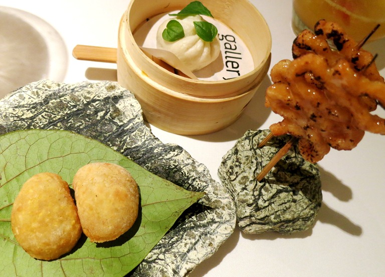 The Binondo course features isaw (normally made from intestines, but the Gallery Vask one is a nice surprise ;)), Vigan empanadas (which has all the flavors of the Ilocos pastry like salted egg and vinegar already incorporated inside), and a siopao stuffed with local quail, adobo and sherry