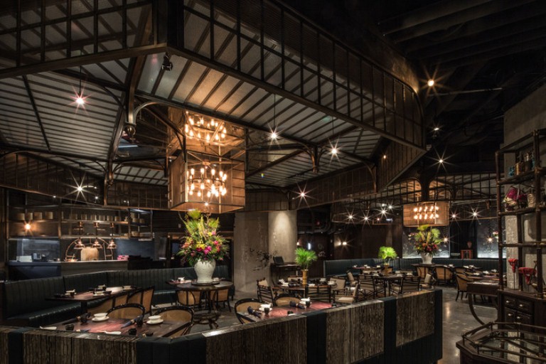 A storage facility in its past life, Mott 32 now combines colonial-style furnishings with an industrial warehouse aesthetic, as designed by Joyce Wang.