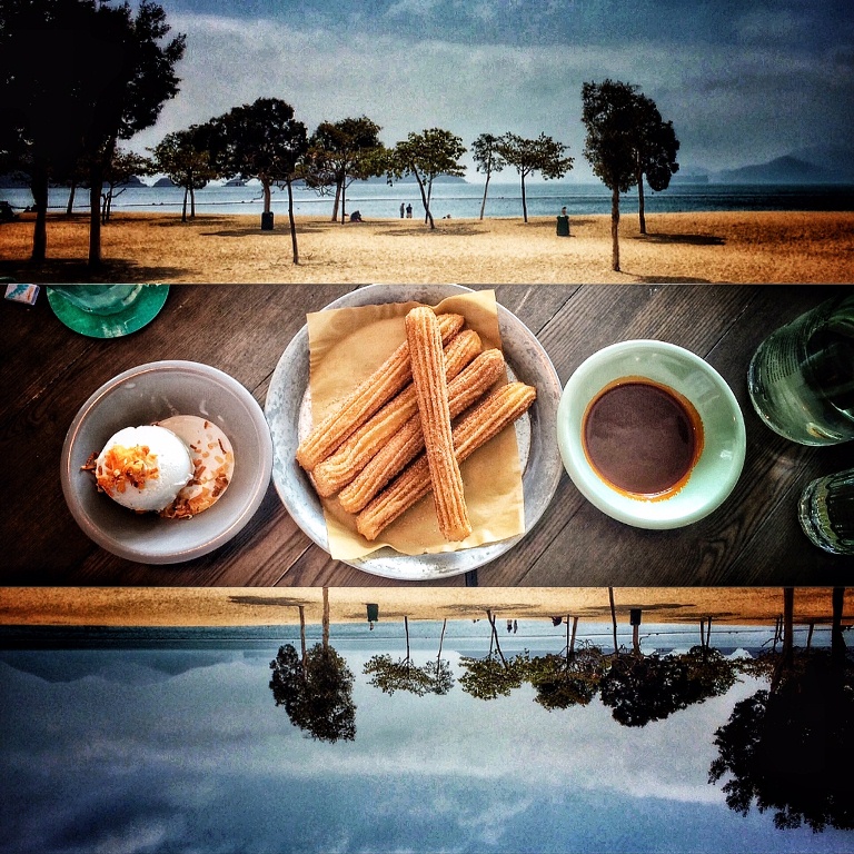 As you can see from this photo, Limewood has a gorgeous beachfront... and also the best churros, served with salted caramel dipping sauce and coconut ice cream! Soooo good!!!