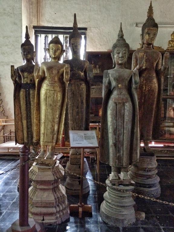 Now pay attention to the hands again-- notice that the two hands have the palms facing outwards-- this time, Buddha are telling the Lao people to stop fighting over water for their farms. So interesting noh?