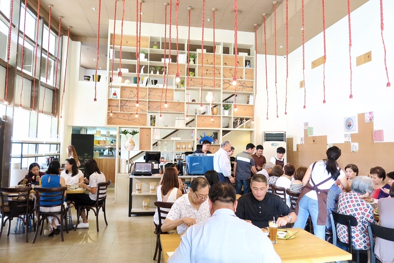 Kafe Batwan's contemporary interiors were inspired by the Anglo siblings' childhood in Negros. As you can see when I went on a Tuesday lunch, it was full house! And it just opened! (Tracie goes by TAD and if you look around, especially the bathroom, you will notice some of her artworks/ designs).