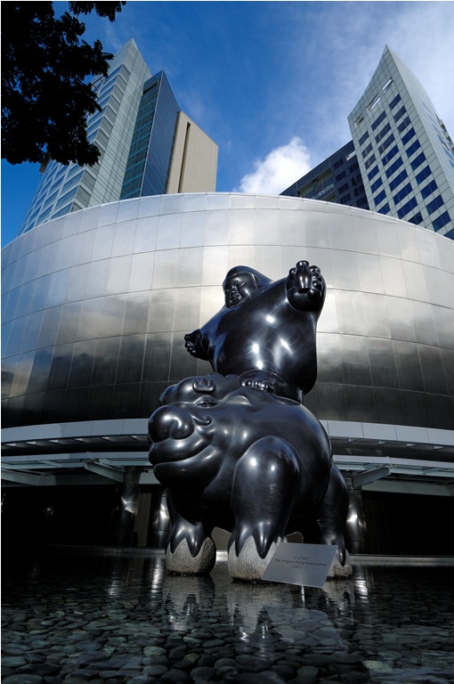 Li Chen- Dragon-Riding Bodaghisattva- St. Regis Singapore Entrance
