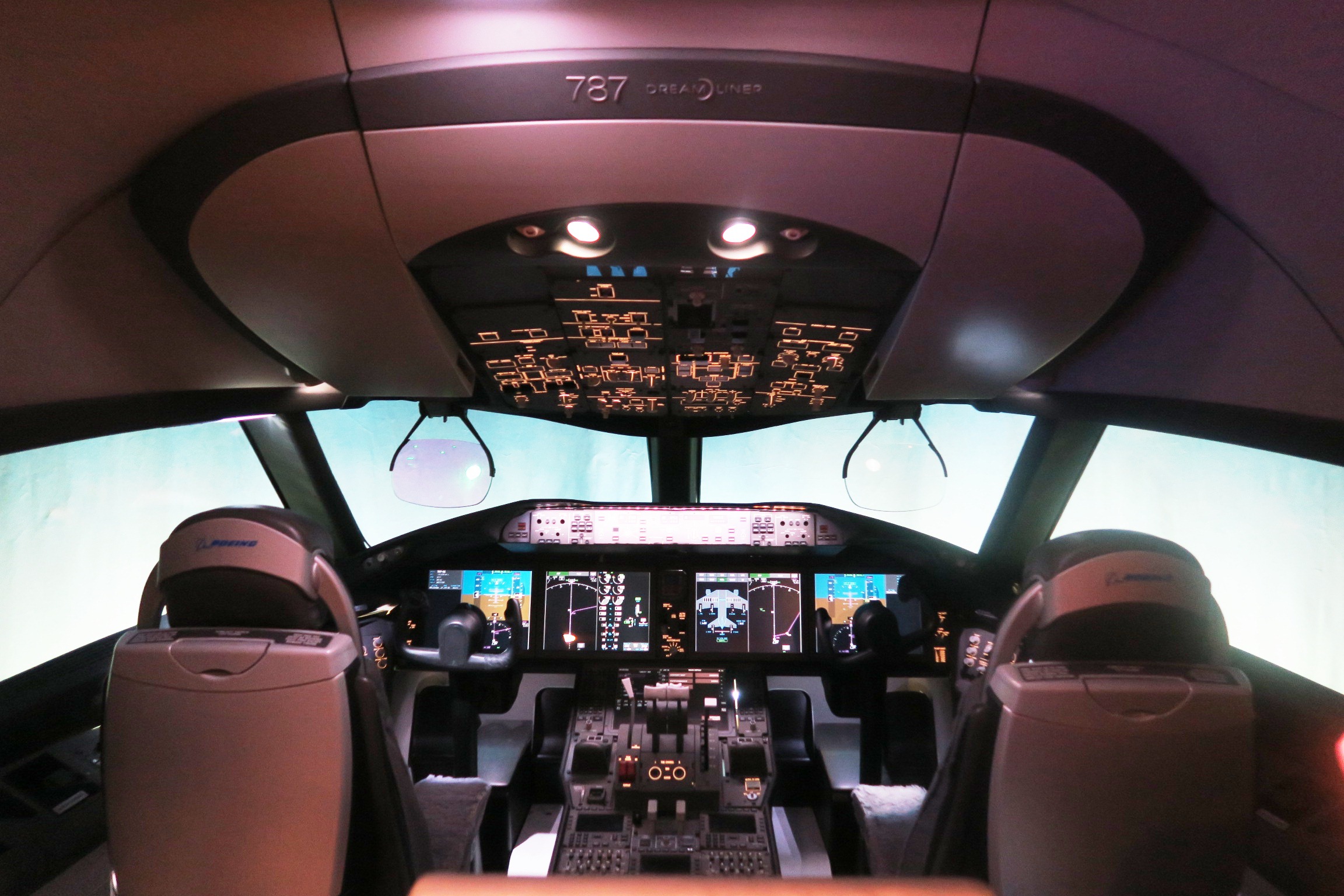 Pilot Cockpit- Boeing Dreamliner Gallery- Boeing Delivery Service
