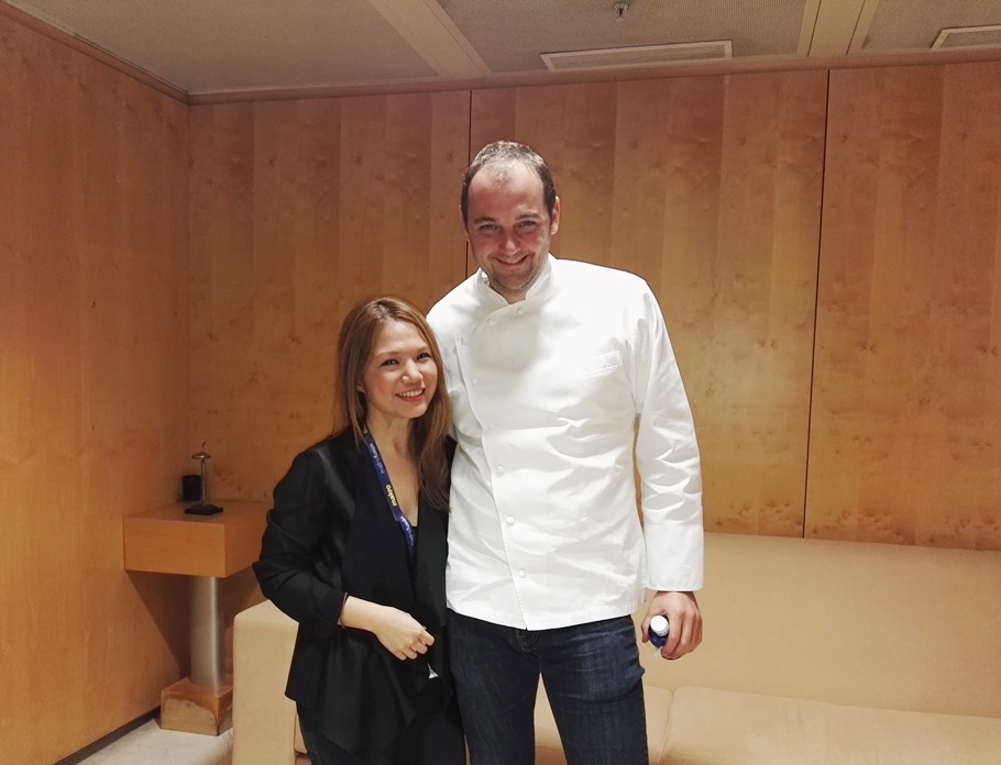 Waah, what an honor to meet and chat with Daniel Humm! First thing he said to me was that I sounded like an American.. and he also asked if I taveled alot to attend events like these alot. Super nice.