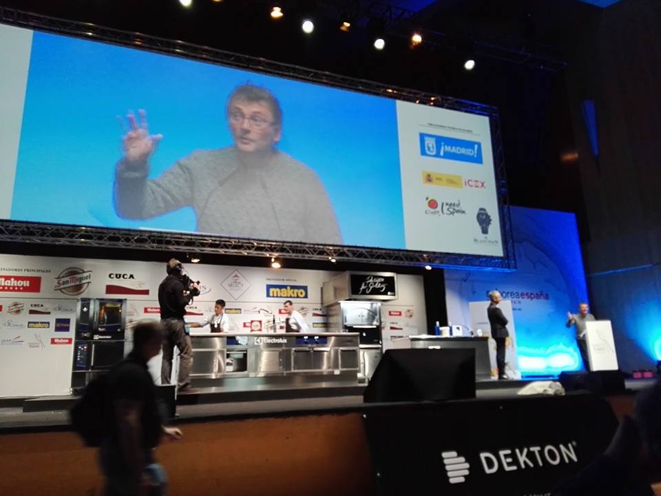 Mugaritz's Andoni Aduriz introducing Gallery Vask's Chele Gonzalez- Madrid Fusion 2016