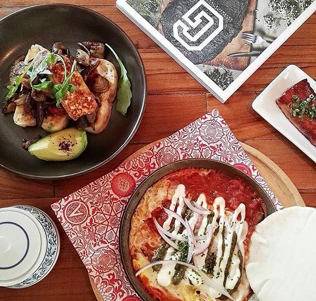 Artichoke is my fave place for brunch in Singapore! Straight-up, no-frills GREAT "dude food" like Haloumi & Mushrooms w/ smashed avocado on tomato salad + Lamb Shakshouka + some Maple Glazed Bacon Chop.