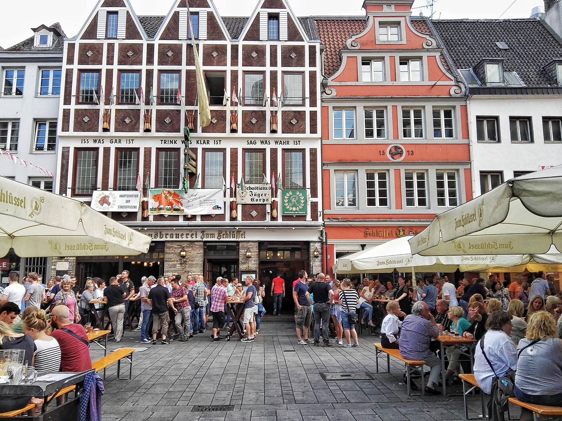 Altstadt, Dusseldorf- Longest Bar In the World