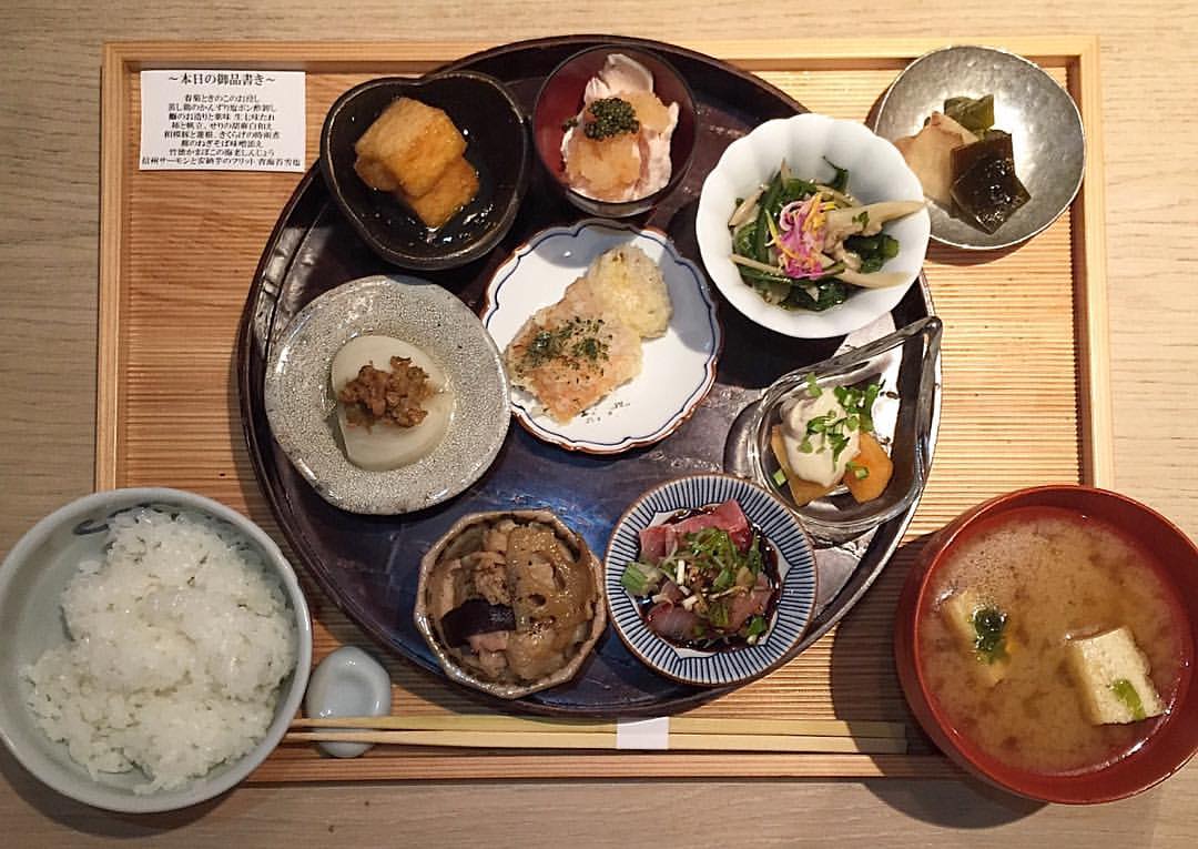 akomeya-tokyo-restaurant-inside-grocery-ginza-tokyo-where-to-eat-in-tokyo