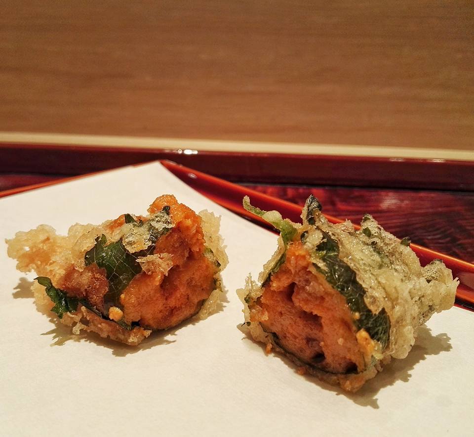 tempura-kondo-two-michelin-stars-tokyo-japan-sea-urchin-tempura