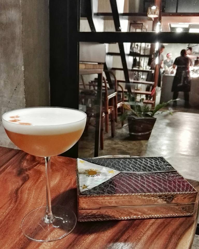 tapuey-sour-cocktail-at-toyo-eatery
