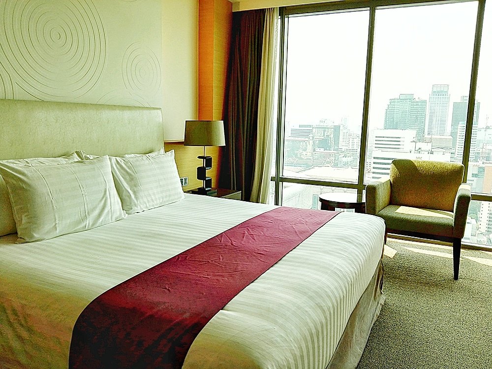 Sivatel Bangkok- Regal Suite- Bedroom