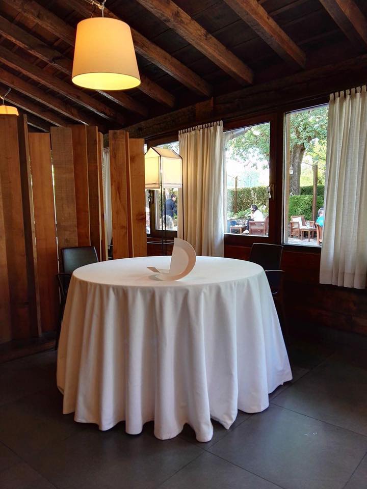 The Mugaritz inside dining room. Notice there's no cutleries set up only a broken plate sculpture. (Photo by Cheryl Tiu)