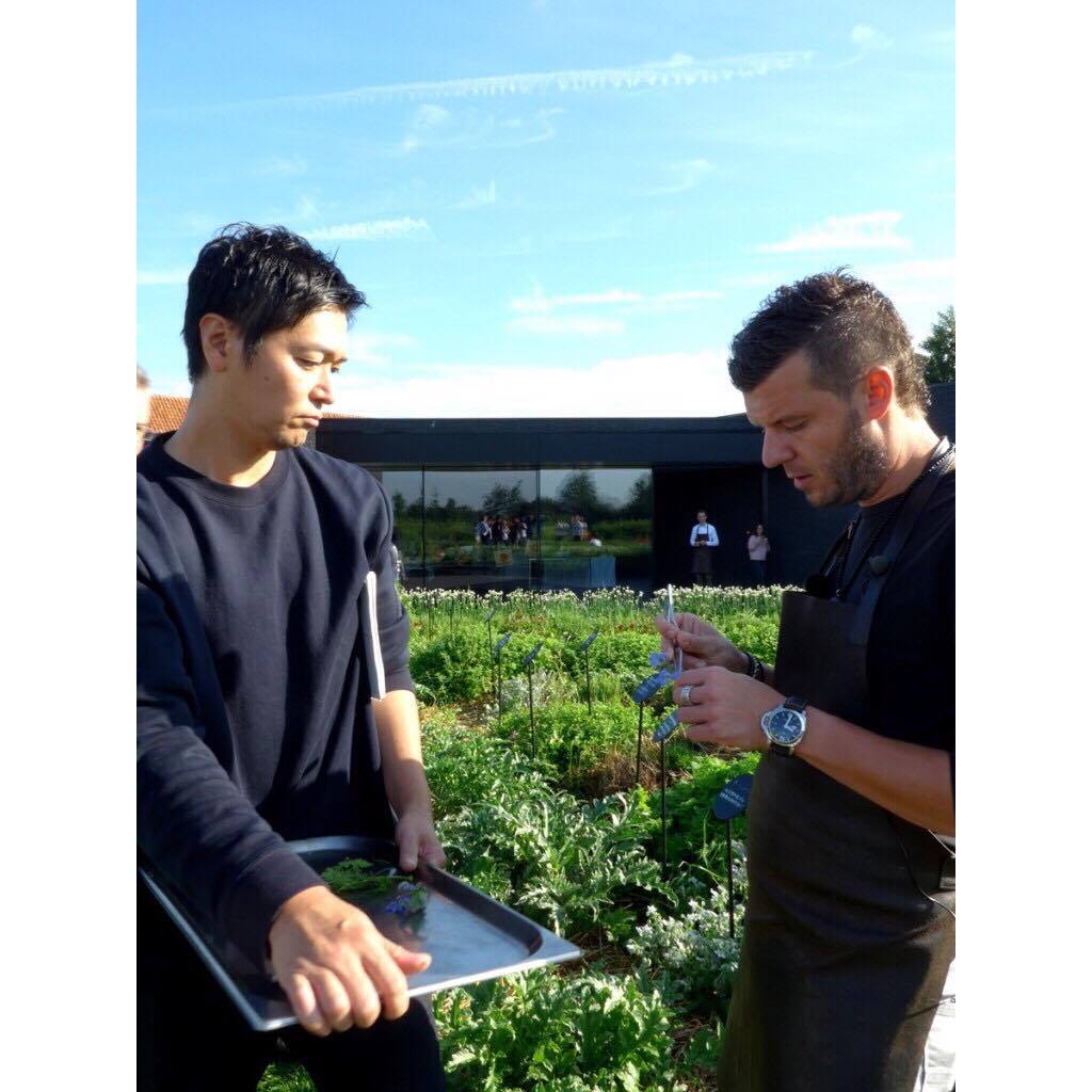 Chefs Hiroyasu Kawate of Florilege Tokyo and host chef Gert de Mangeleer sourcing produce at the Hertog Jan garden (Photo by Cheryl Tiu)