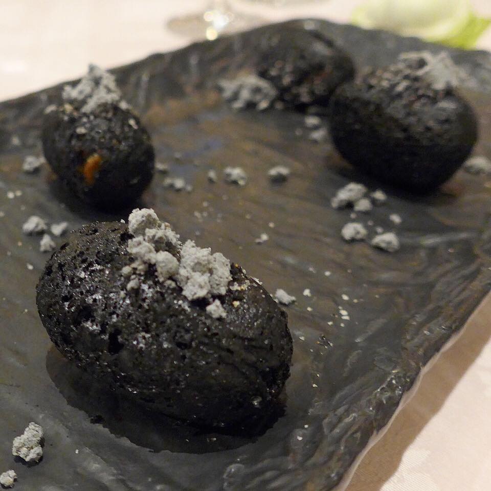 GAGGAN + GOH: GohGan Charcoal (Photo by Cheryl Tiu)