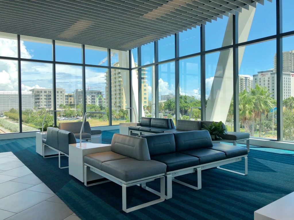 The Select lounge at the Brightline Fort Lauderdale station (Photo by Cheryl Tiu)
